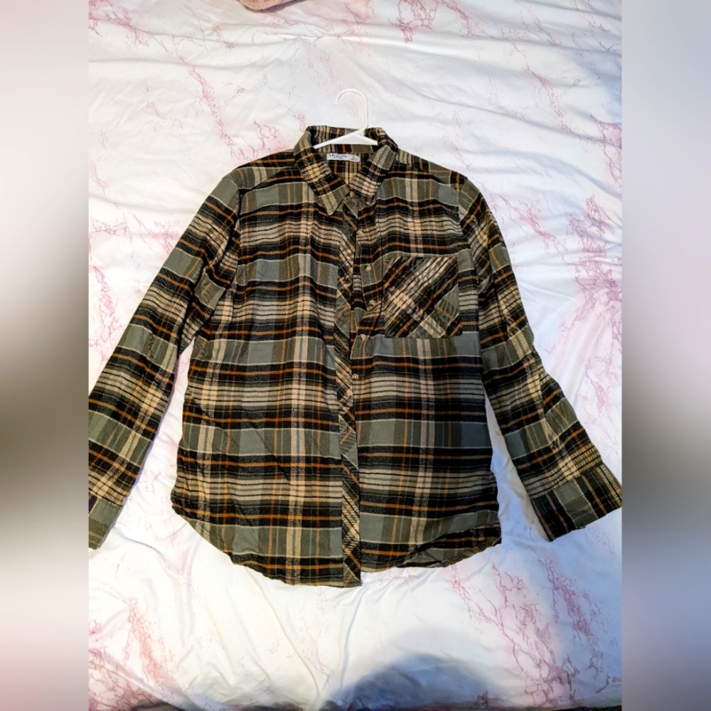 Paid button up